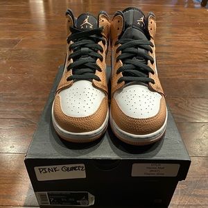 Jordan 1 Mid Pink Quartz size 7youth 8.5 in women’